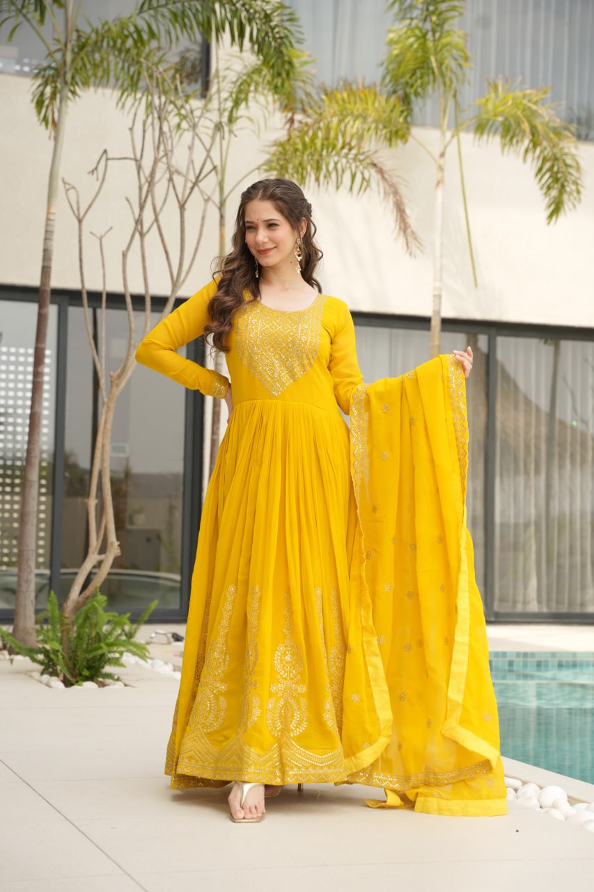 Women's Cotton Embroidered Anarkali Gown With Dupatta Set - Image 6