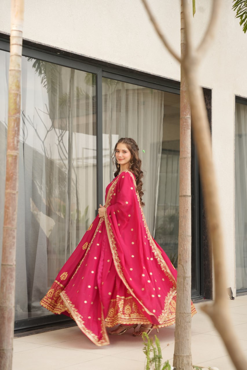Women's Cotton Embroidered Anarkali Gown With Dupatta Set - Image 8