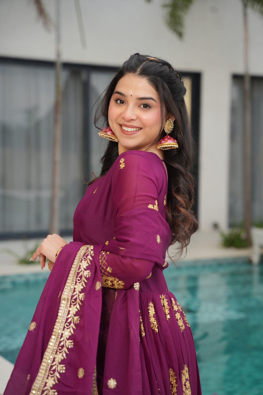 Women's Cotton Embroidered Anarkali Gown With Dupatta Set - Image 26